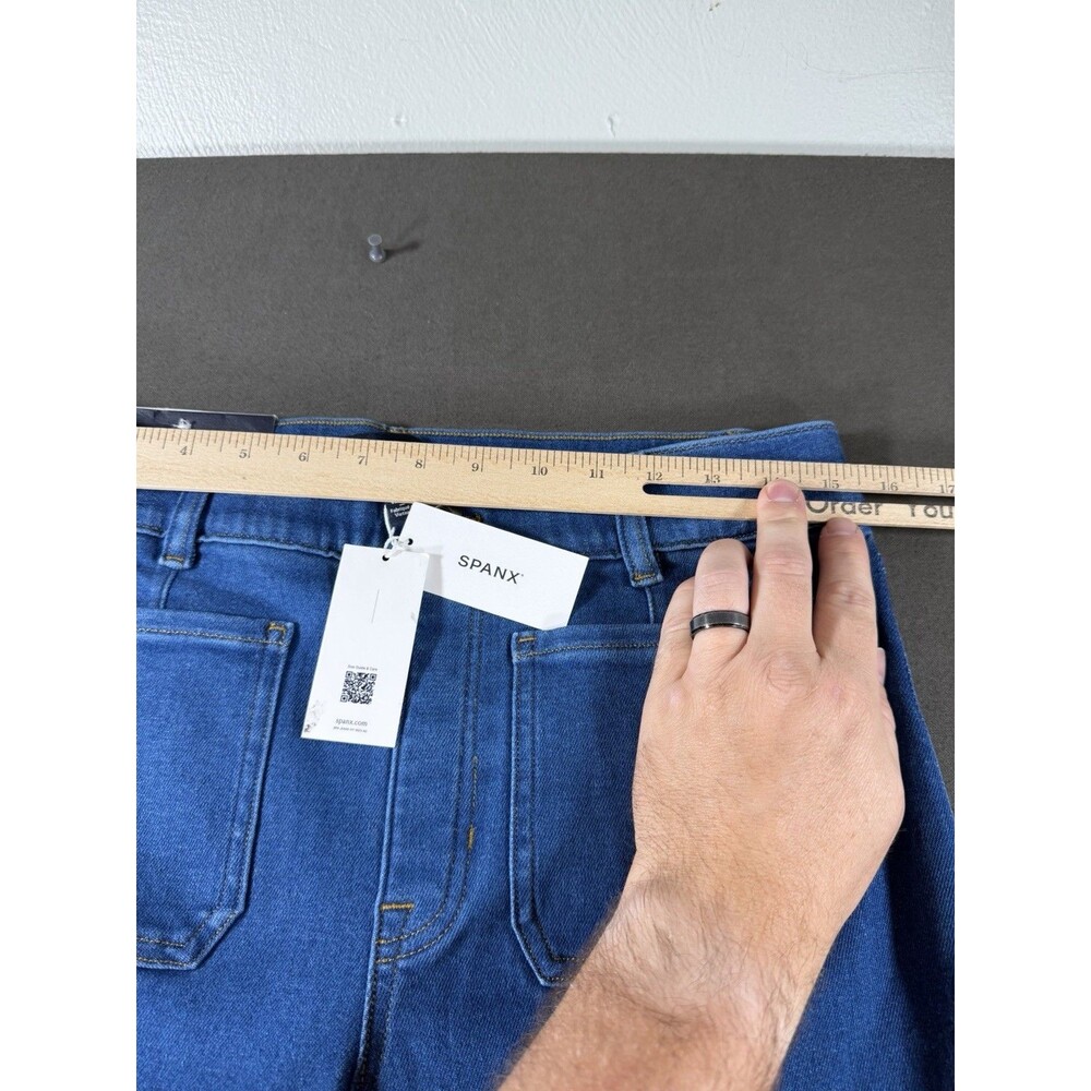Spanx Wide Leg Jeans Women's Sz Large Blue Denim Everywear Cropped Wash Pull On - Picture 7 of 12